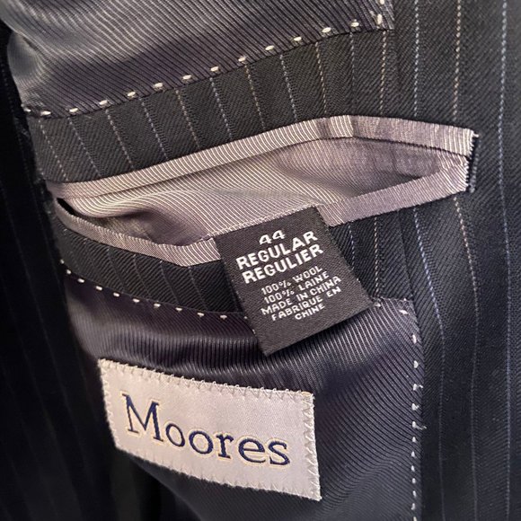 Mens 2 Pc Suit by Geoffrey Beene - Picture 3 of 4